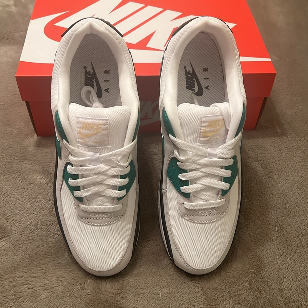 New mens size 10.5 NIKE AIR MAX 90 - Picture 3 of 6